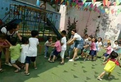 幼儿园小孩爆料爸妈视频